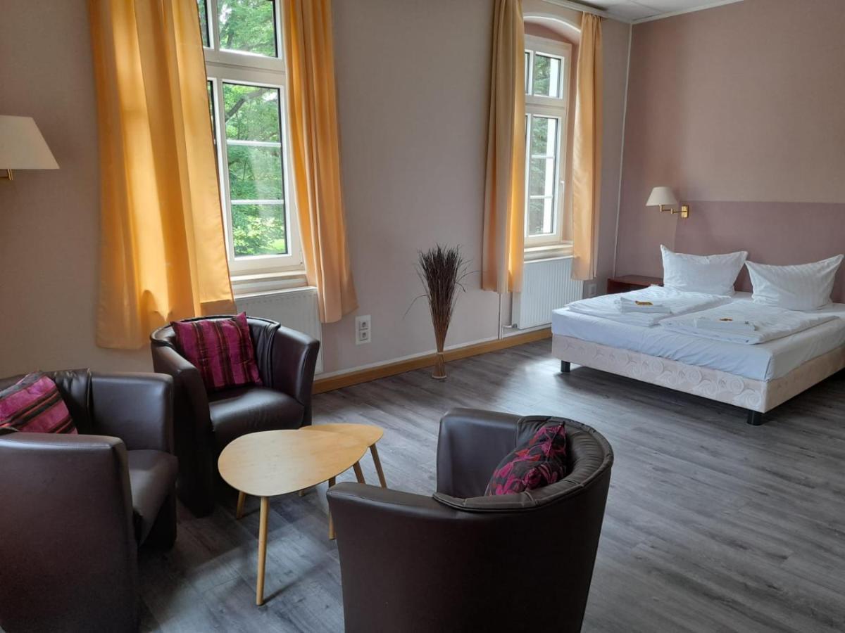 Hotel Am Kreischaer Park Luaran gambar